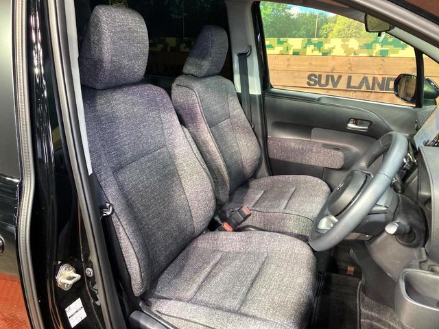 TOYOTA SIENTA HYBRID 2025 Image 31