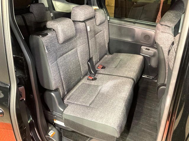 TOYOTA SIENTA HYBRID 2025 Image 31