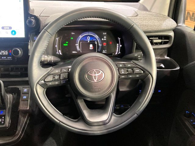 TOYOTA SIENTA HYBRID 2025 Image 31