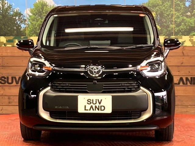 TOYOTA SIENTA HYBRID 2025 Image 31