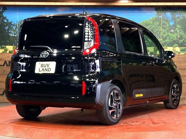 TOYOTA SIENTA HYBRID 2025 Image 31