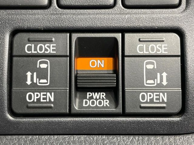 TOYOTA VOXY HYBRID 2020 Image 31