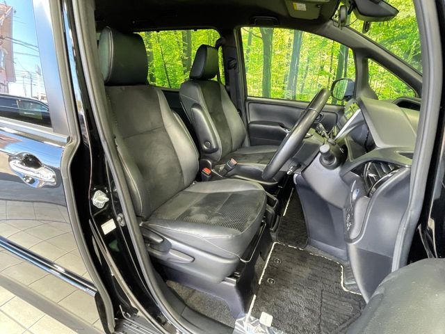 TOYOTA VOXY HYBRID 2020 Image 31