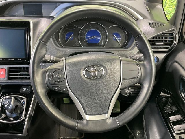 TOYOTA VOXY HYBRID 2020 Image 31