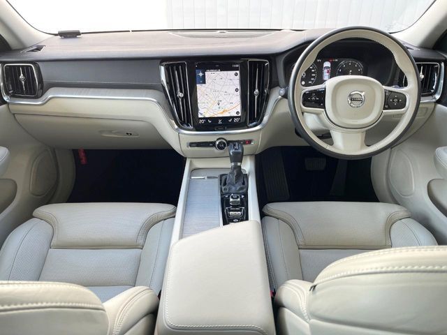 VOLVO V60 2018 Image 31