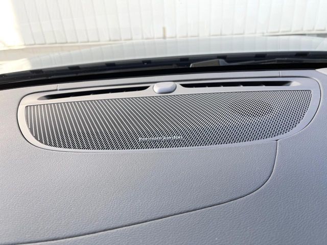 VOLVO V60 2018 Image 31