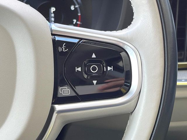 VOLVO V60 2018 Image 31