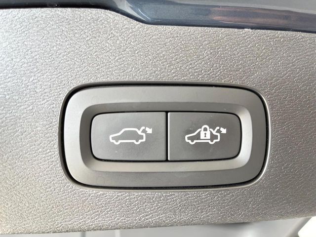 VOLVO V60 2018 Image 31