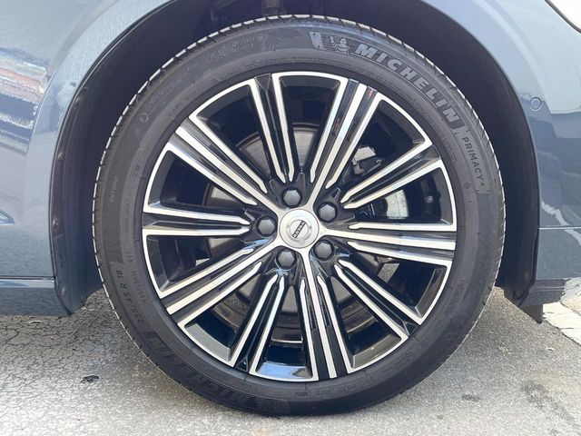 VOLVO V60 2018 Image 31