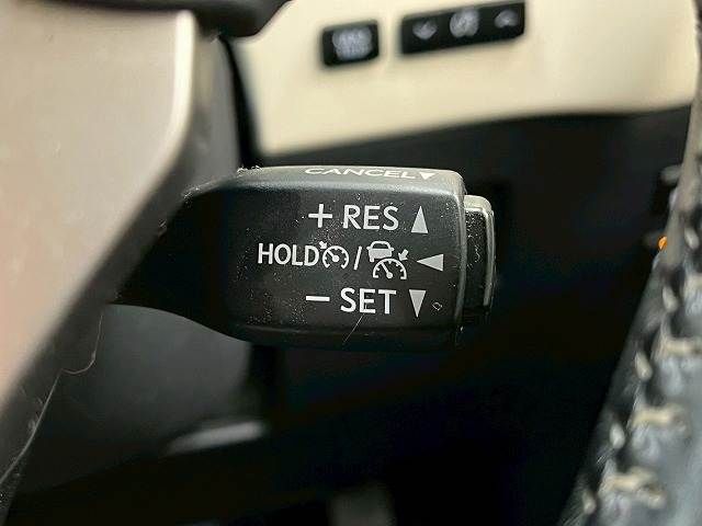 TOYOTA LEXUS NX300H 2019 Image 31