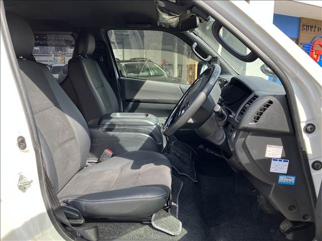 TOYOTA HIACE VAN 4WD 2023 Image 31