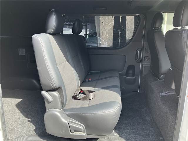 TOYOTA HIACE VAN 4WD 2023 Image 31