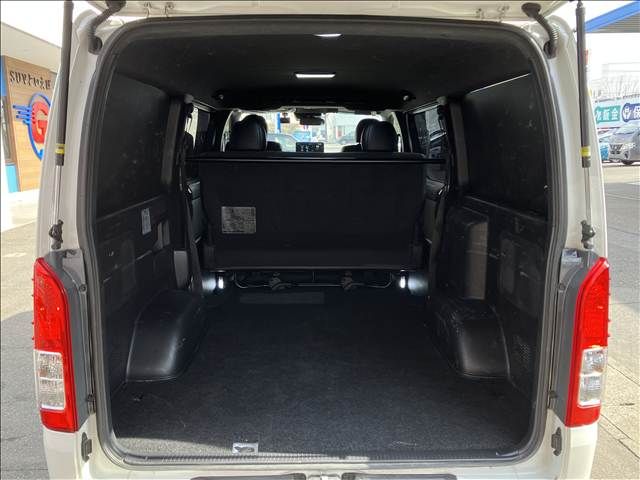 TOYOTA HIACE VAN 4WD 2023 Image 31