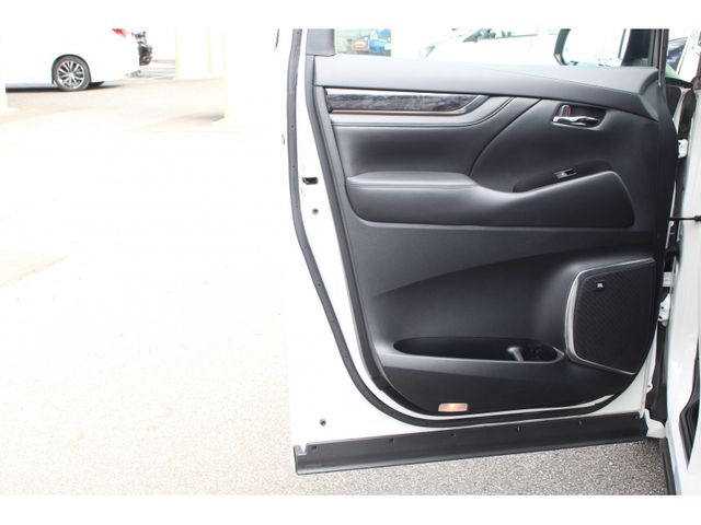 TOYOTA ALPHARD 2020 Image 31