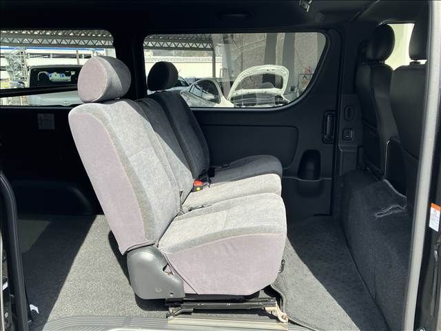 TOYOTA HIACE VAN 4WD 2021 Image 31