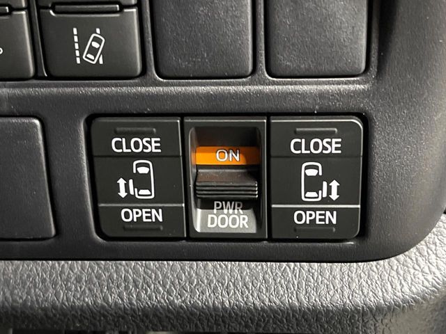 TOYOTA VOXY 2021 Image 31