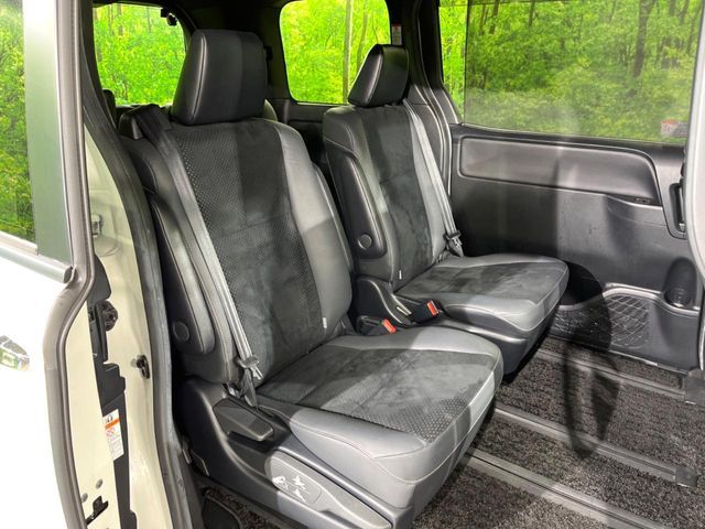 TOYOTA VOXY 2021 Image 31