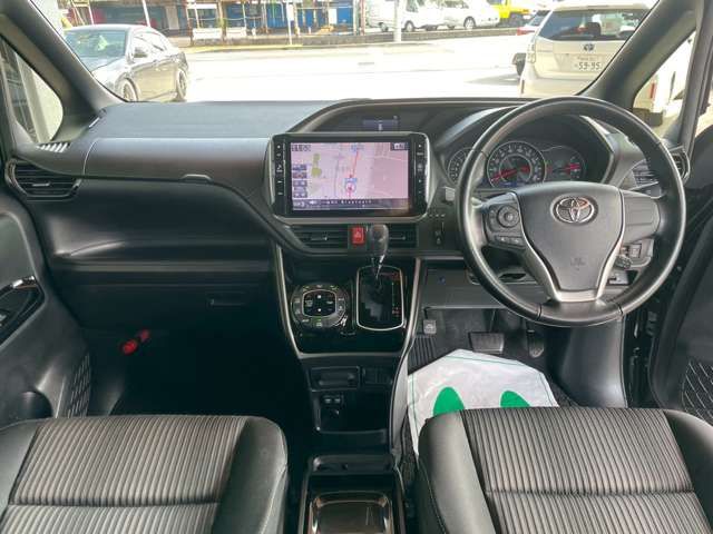 TOYOTA VOXY 2018 Image 31