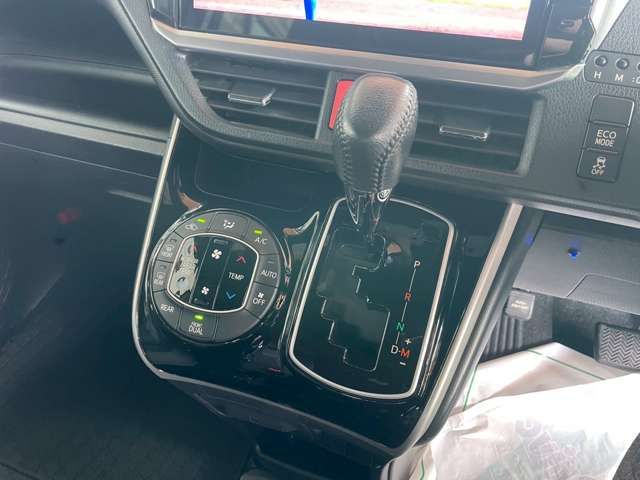 TOYOTA VOXY 2018 Image 31