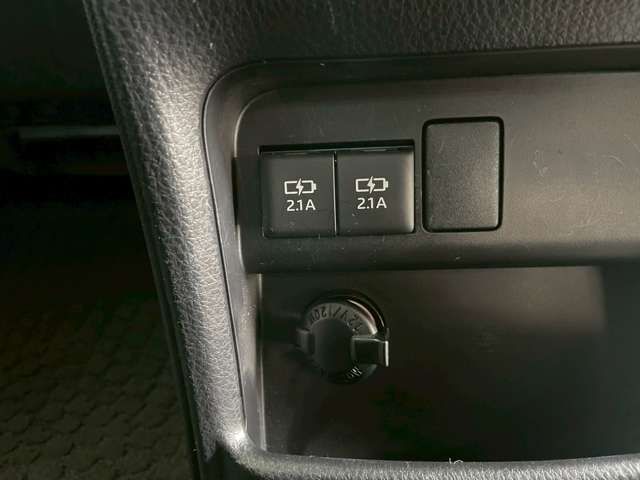 TOYOTA VOXY 2018 Image 31