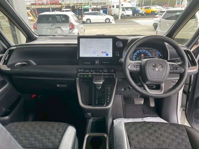 TOYOTA VOXY HYBRID 2023 Image 31