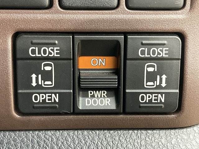 TOYOTA ESQUIRE HYBRID 2018 Image 31