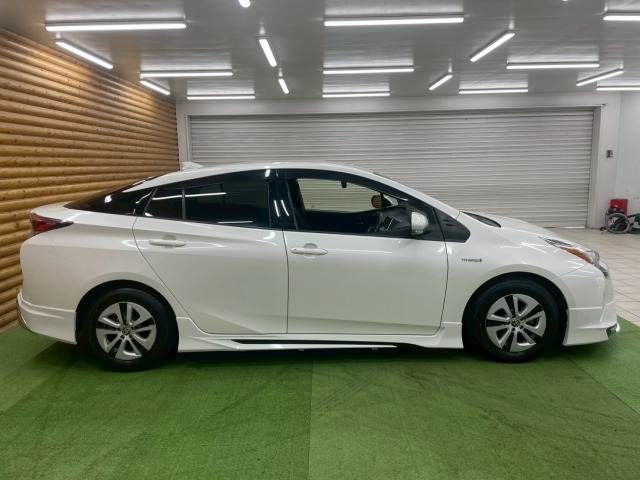 TOYOTA PRIUS 2016 Image 31