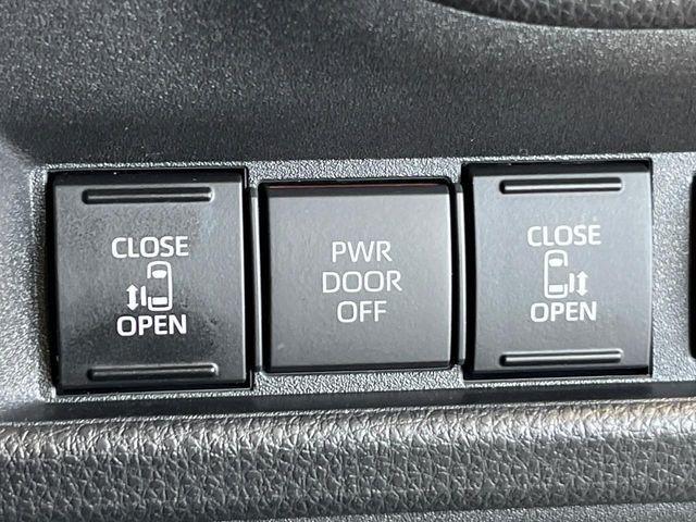 TOYOTA SIENTA HYBRID 2023 Image 31