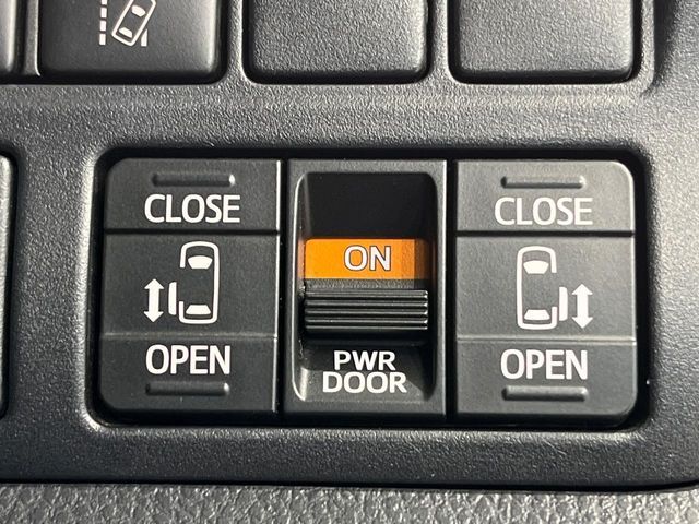 TOYOTA VOXY 4WD 2018 Image 31