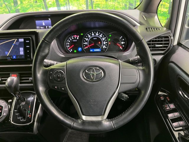 TOYOTA VOXY 4WD 2018 Image 31