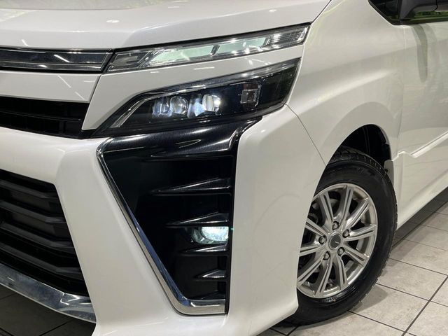 TOYOTA VOXY 4WD 2018 Image 31