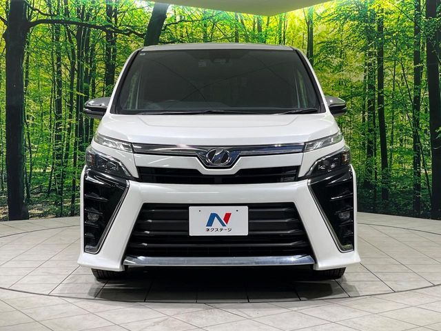TOYOTA VOXY 4WD 2018 Image 31