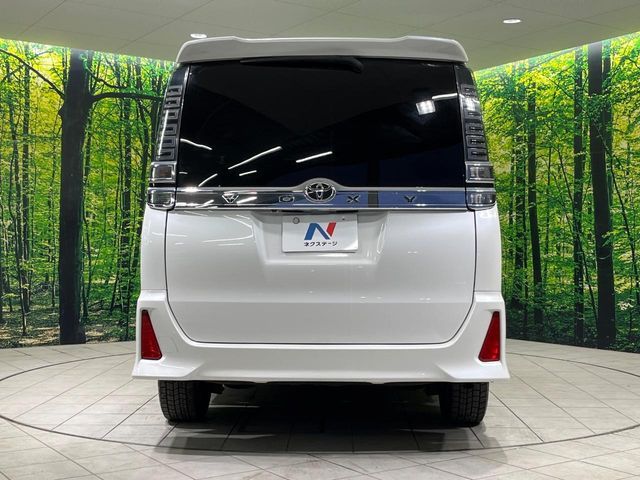 TOYOTA VOXY 4WD 2018 Image 31