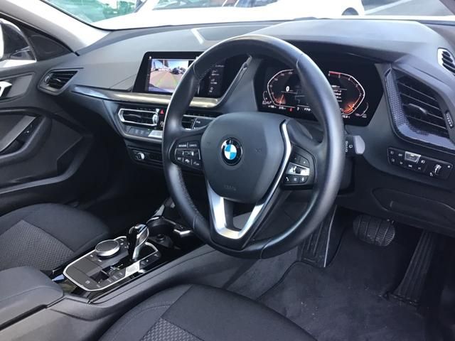 BMW 1SERIES 2022 Image 31