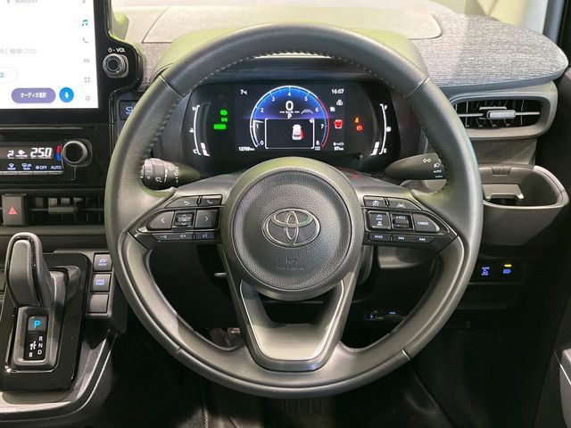 TOYOTA SIENTA HYBRID 2023 Image 31