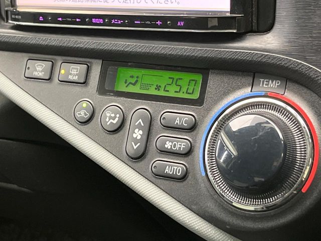 TOYOTA AQUA 2013 Image 31