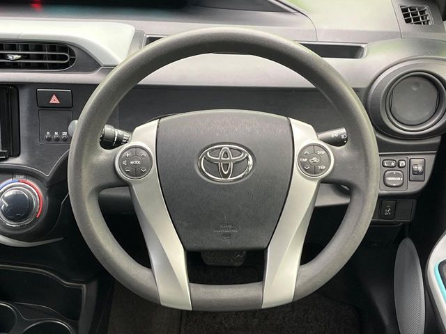 TOYOTA AQUA 2013 Image 31