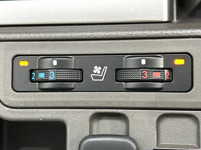 TOYOTA LANDCRUISER PRADO 2023 Image 31