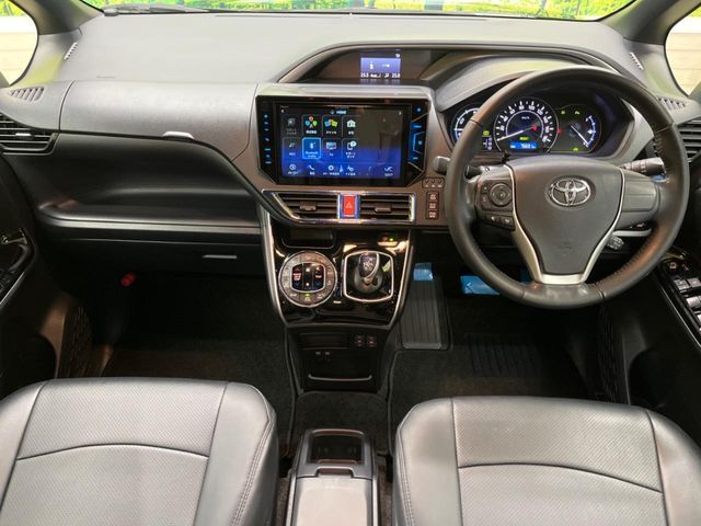 TOYOTA VOXY HYBRID 2020 Image 31