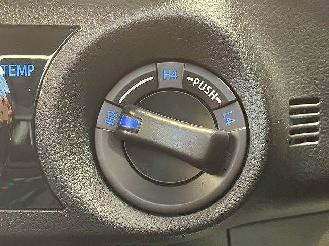 TOYOTA HILUX 4WD 2019 Image 31