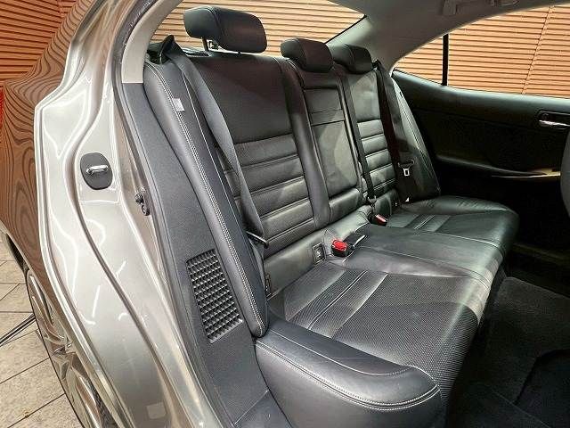 TOYOTA LEXUS IS300H 2013 Image 31