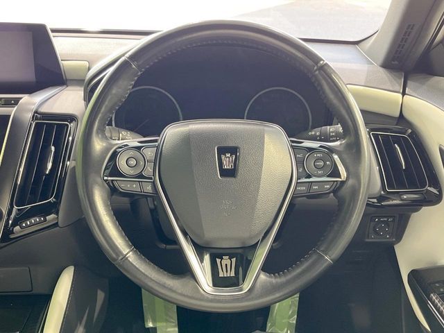 TOYOTA CROWN SEDAN HYBRID 2019 Image 31