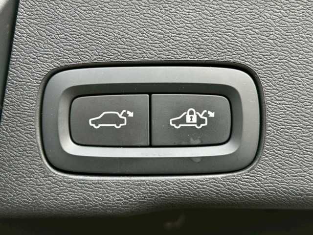 VOLVO XC60 2021 Image 31