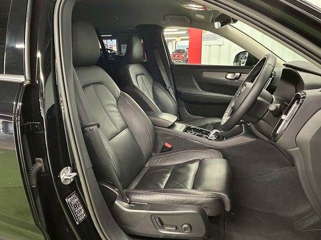 VOLVO XC40 2023 Image 31