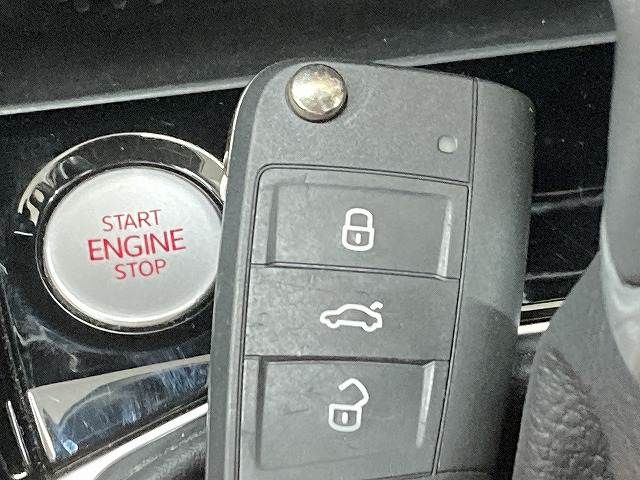 VOLKSWAGEN T-CROSS 2021 Image 31