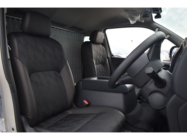 NISSAN CARAVAN VAN 4WD 2024 Image 31