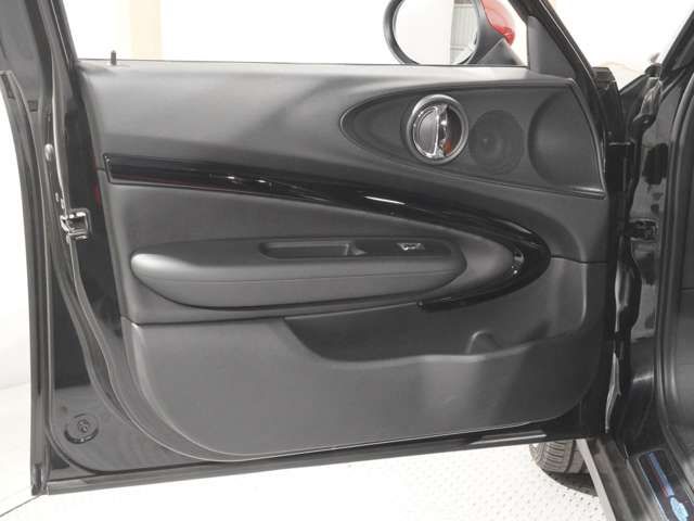 BMW MINI CLUBMAN 2017 Image 31