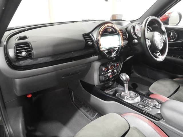 BMW MINI CLUBMAN 2017 Image 31