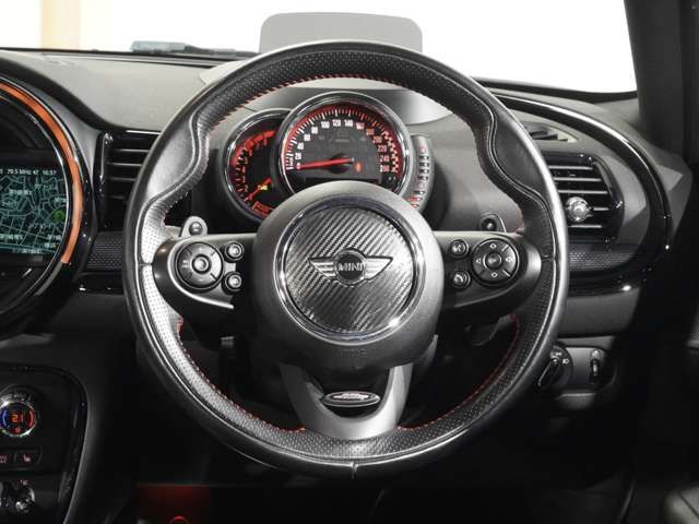 BMW MINI CLUBMAN 2017 Image 31