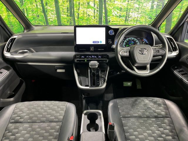 TOYOTA VOXY HYBRID 4WD 2023 Image 31